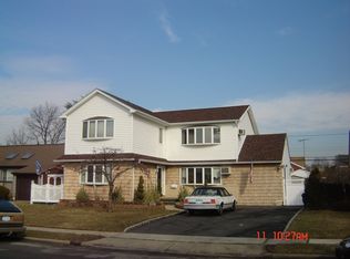 788 Cornell Rd, Franklin Square, NY 11010