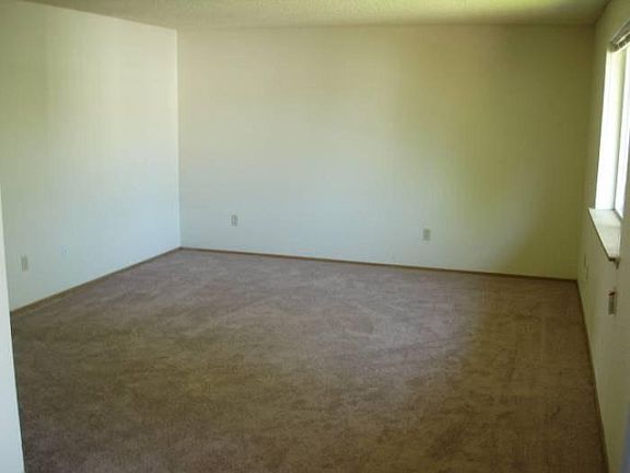 4th image of 1001 37th St SE APT 3