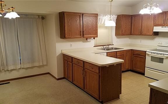 3rd image of 7807 Oakland Place Dr #1