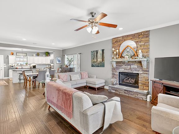 4th image of 5810 Enclave Dr