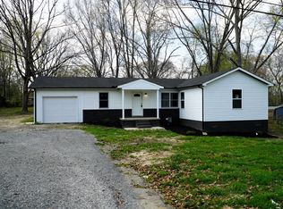 32 Jenkins Dr, Fayetteville, TN 37334