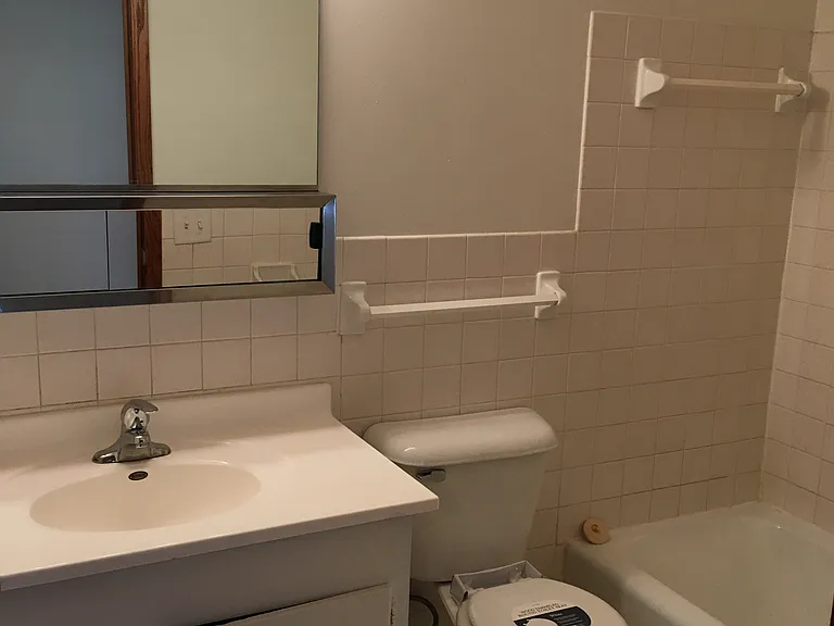 Sheraton Place Apartments — Photo 7