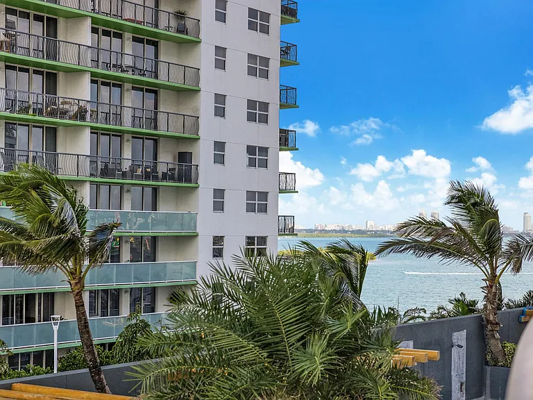 1750 N Bayshore Dr #1219 — Photo 11