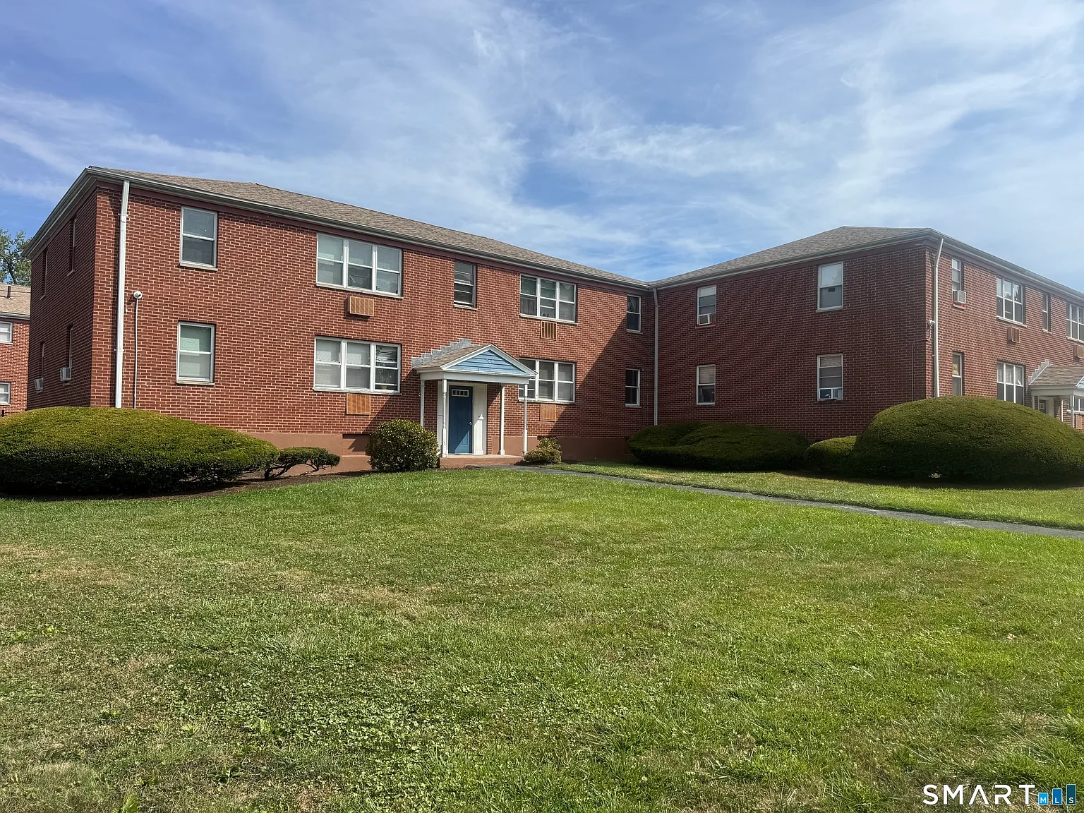 2 bed, 1.0 bath, 12124 sqft, $1,950 — Photo 4