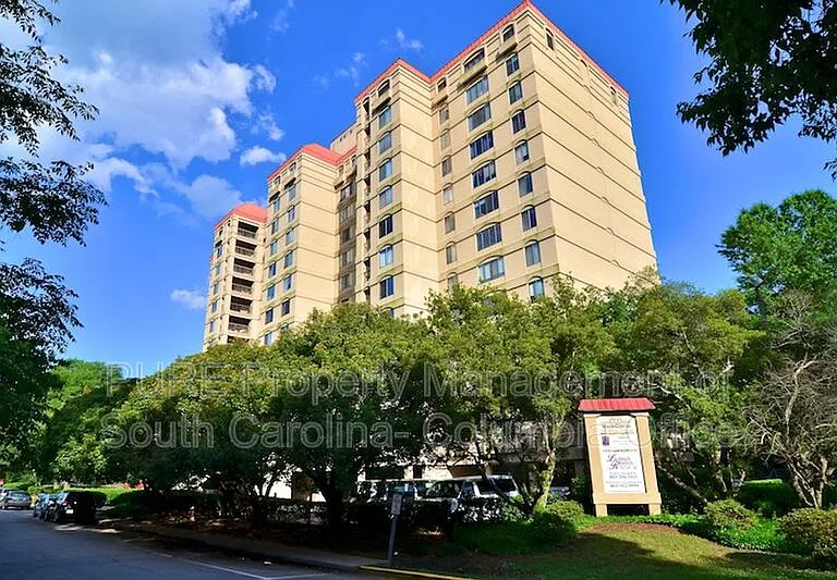 1600 Park Cir #1102 — Photo 2