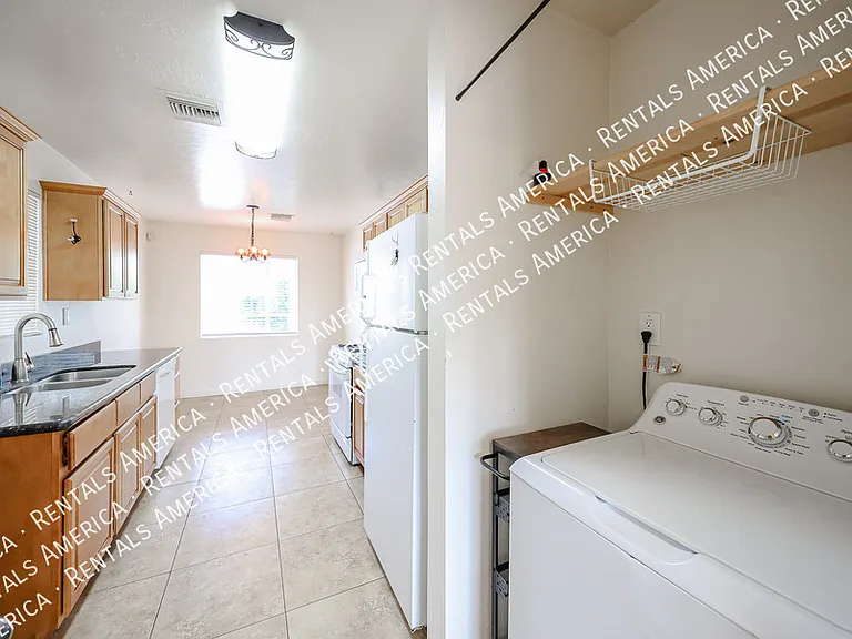 3432 N 23rd Ave — Photo 14
