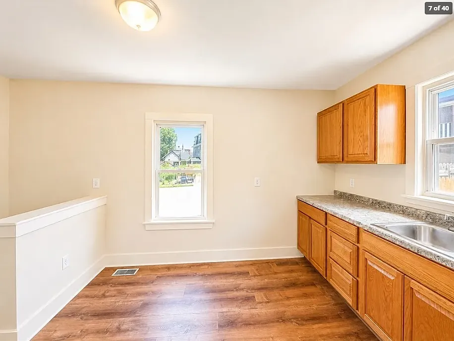 4 bed, 1200 sqft, $3,300 — Photo 3