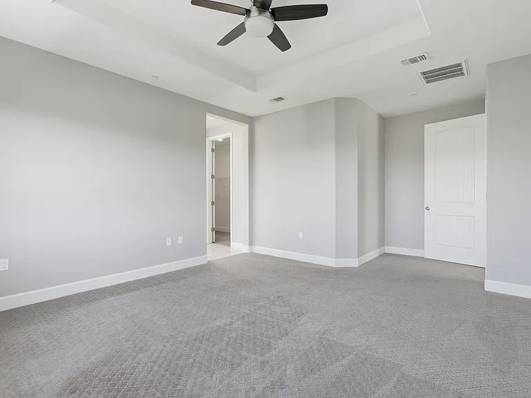 453 Diamond Peak Ln — Photo 31