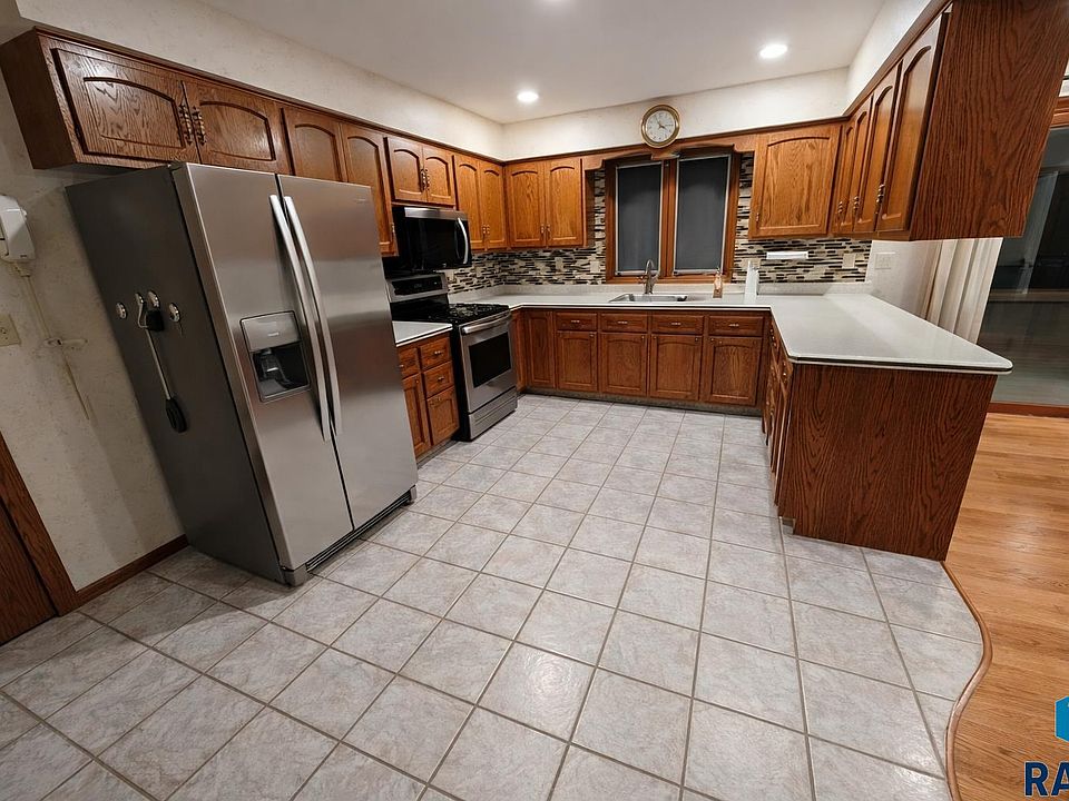 2nd image of 4504 S Lewis Ave