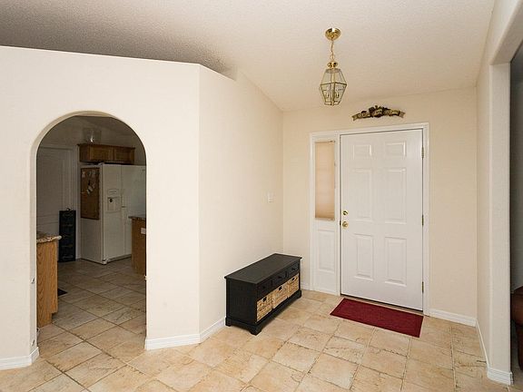 Foyer/Entry Way
