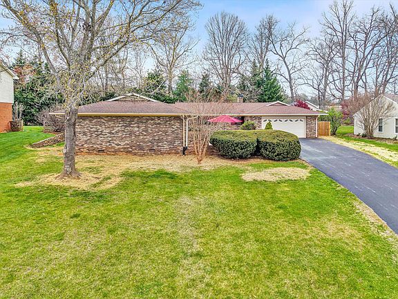 2nd image of 4925 Grape Tree Ln