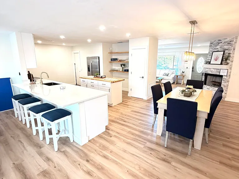 948 Canal Cir — Photo 4