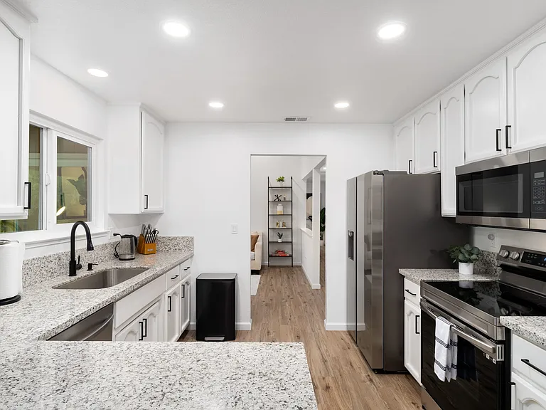 4501 Wrenford Way — Photo 33