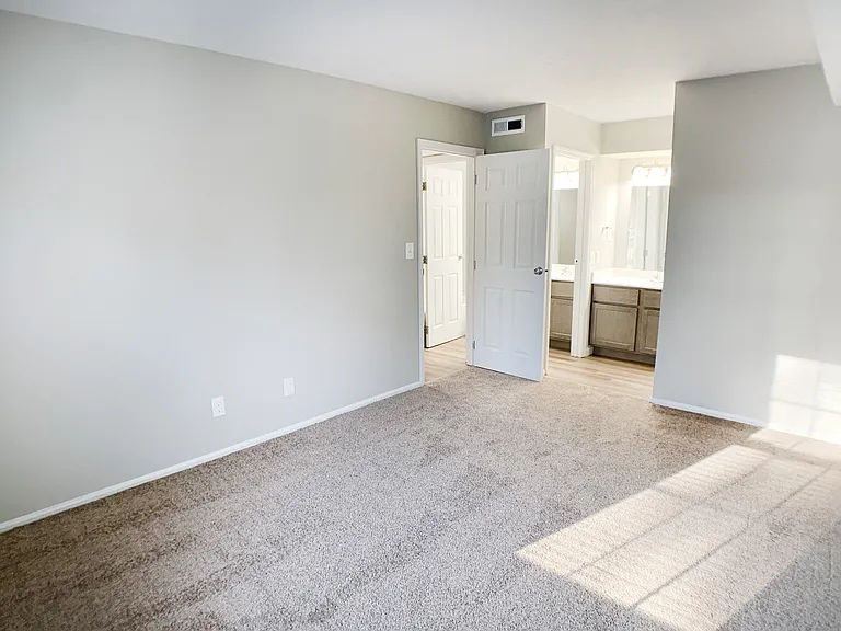 Steeplechase Apartments — Photo 51