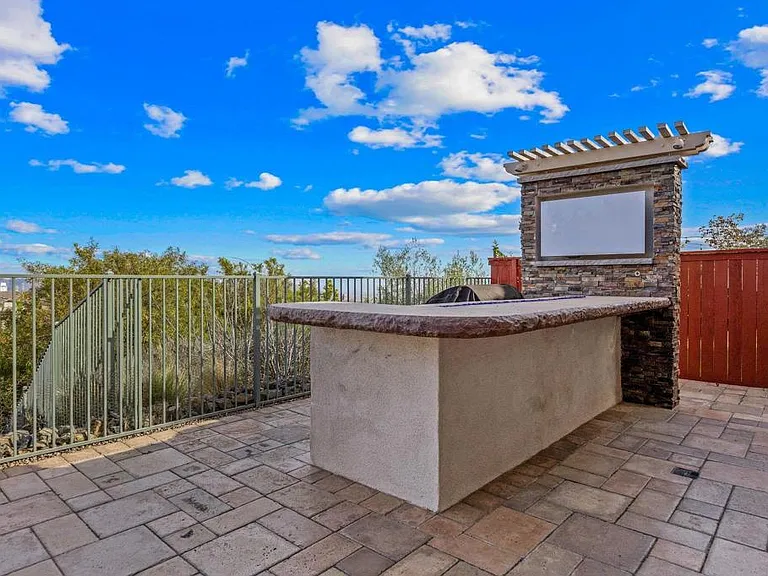 851 Antilla Way — Photo 32