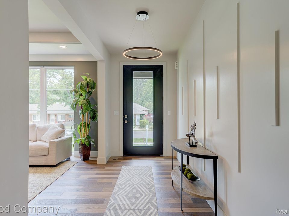 812 Irving Ave, photo 7