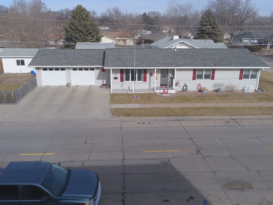 1st image of 1021 E E St