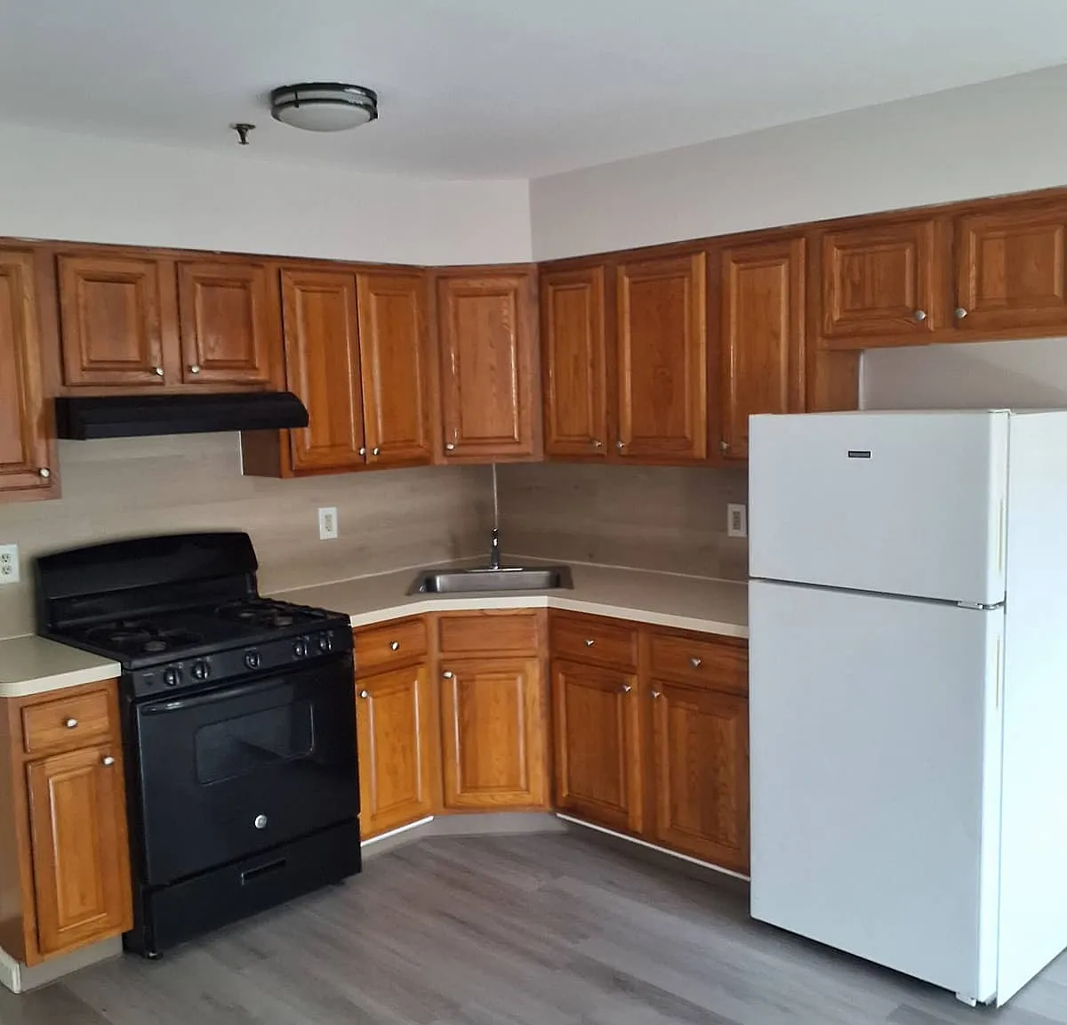 2 bed, 800 sqft, $1,950 — Photo 1