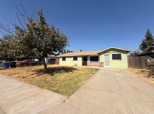 10840 Beverly Dr, Hanford, CA 93230