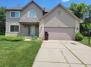 6283 Briarwood Dr, Belleville, MI 48111