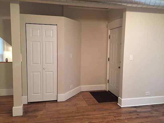 3rd image of 1909 N Karlov Ave APT 1