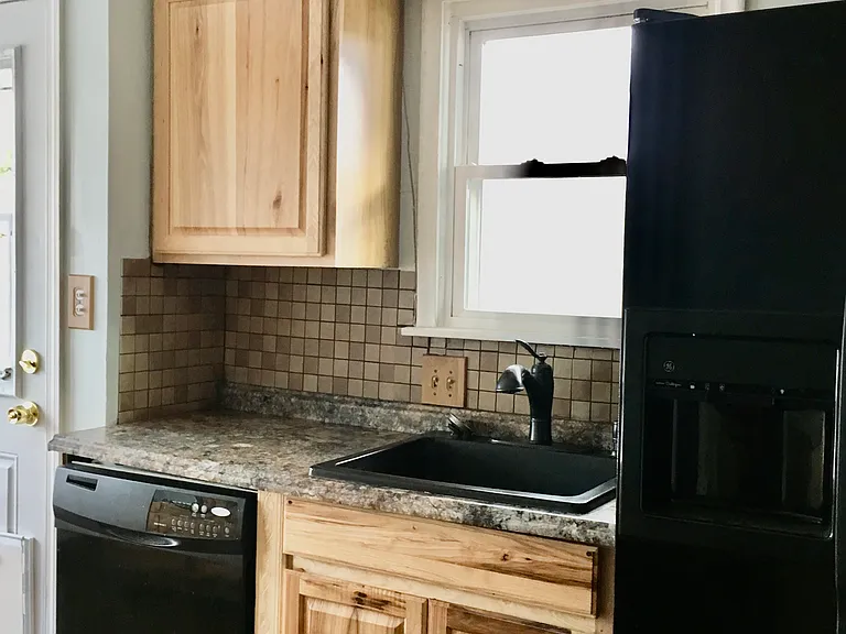 5617 N Elgin St — Photo 6