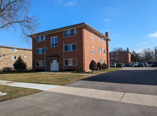 287 8th St #1B, Wheeling, IL 60090