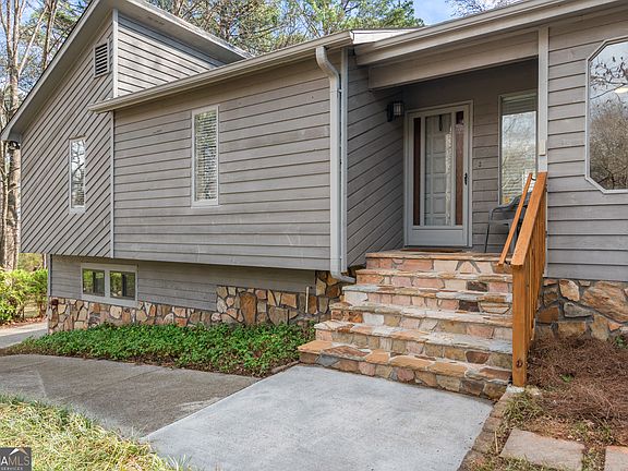 2nd image of 608 Ann Ct