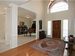 5th image of 2518 Lakeside Dr