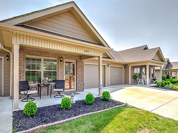 2nd image of 641 Woodside Walk Trl