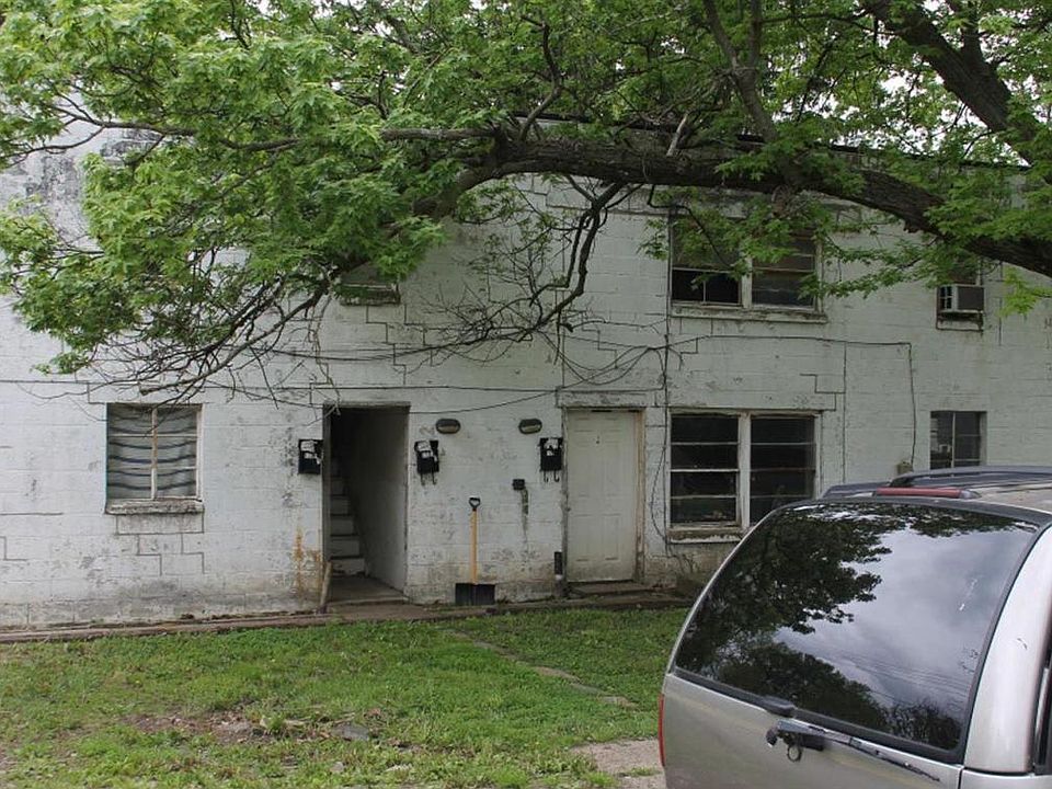 1st image of 173 1/2 Gordon Pl
