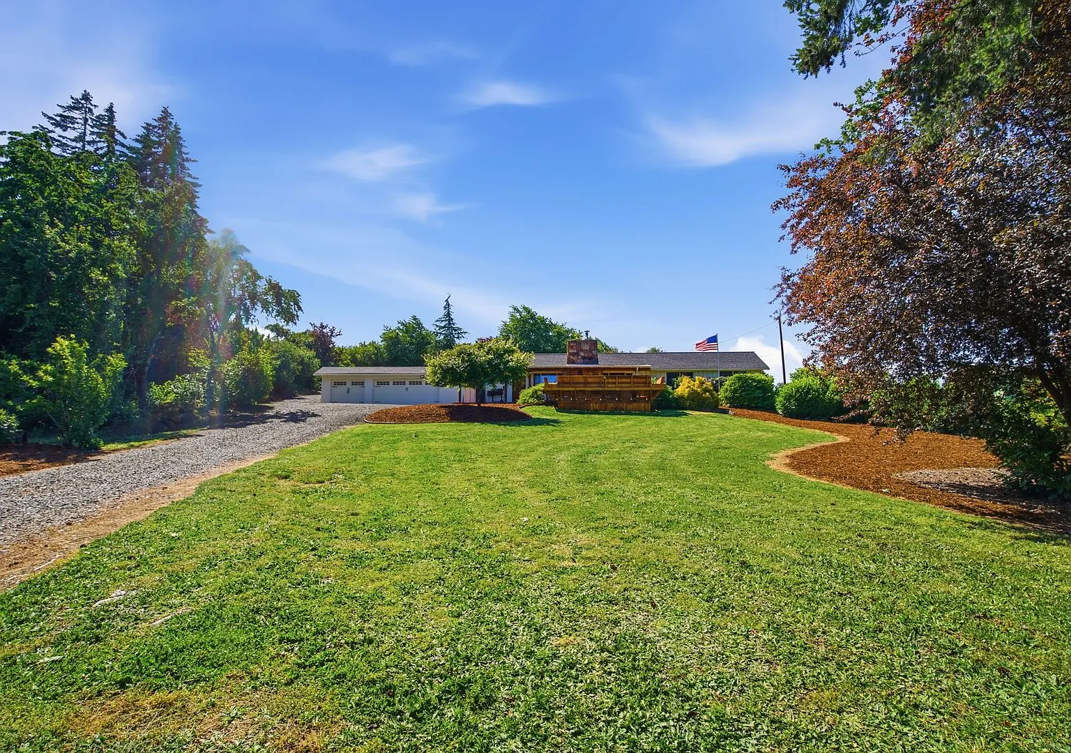 Stunning Ranch Style Home On Acreage! — Photo 4