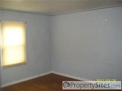 4th image of 842 Muriel St SW
