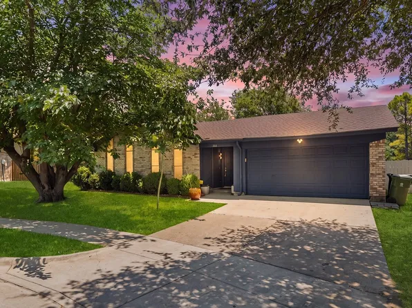 202 Fleetwood Ct, Arlington, TX 76014