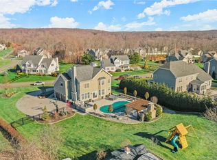 3 Red Oak Ln, Seymour, CT 06483