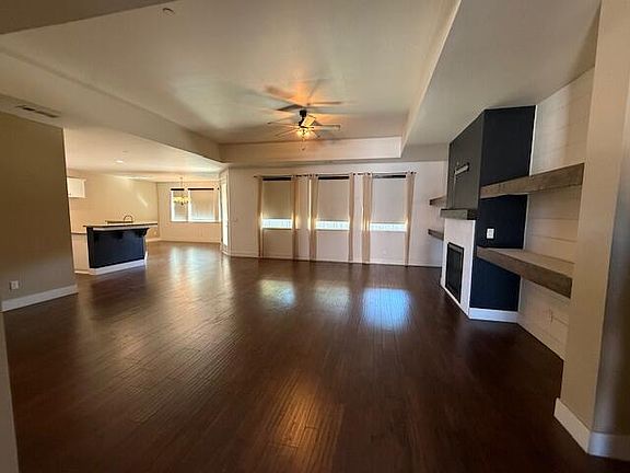 4th image of 2347 E Jefferson Avenue