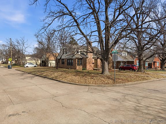 3rd image of 3503 E Admiral Ct