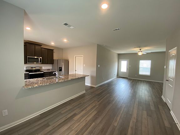 2nd image of 112 Constitution St