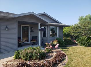 1204 Foxglove Ln, Sheboygan Falls, WI 53085