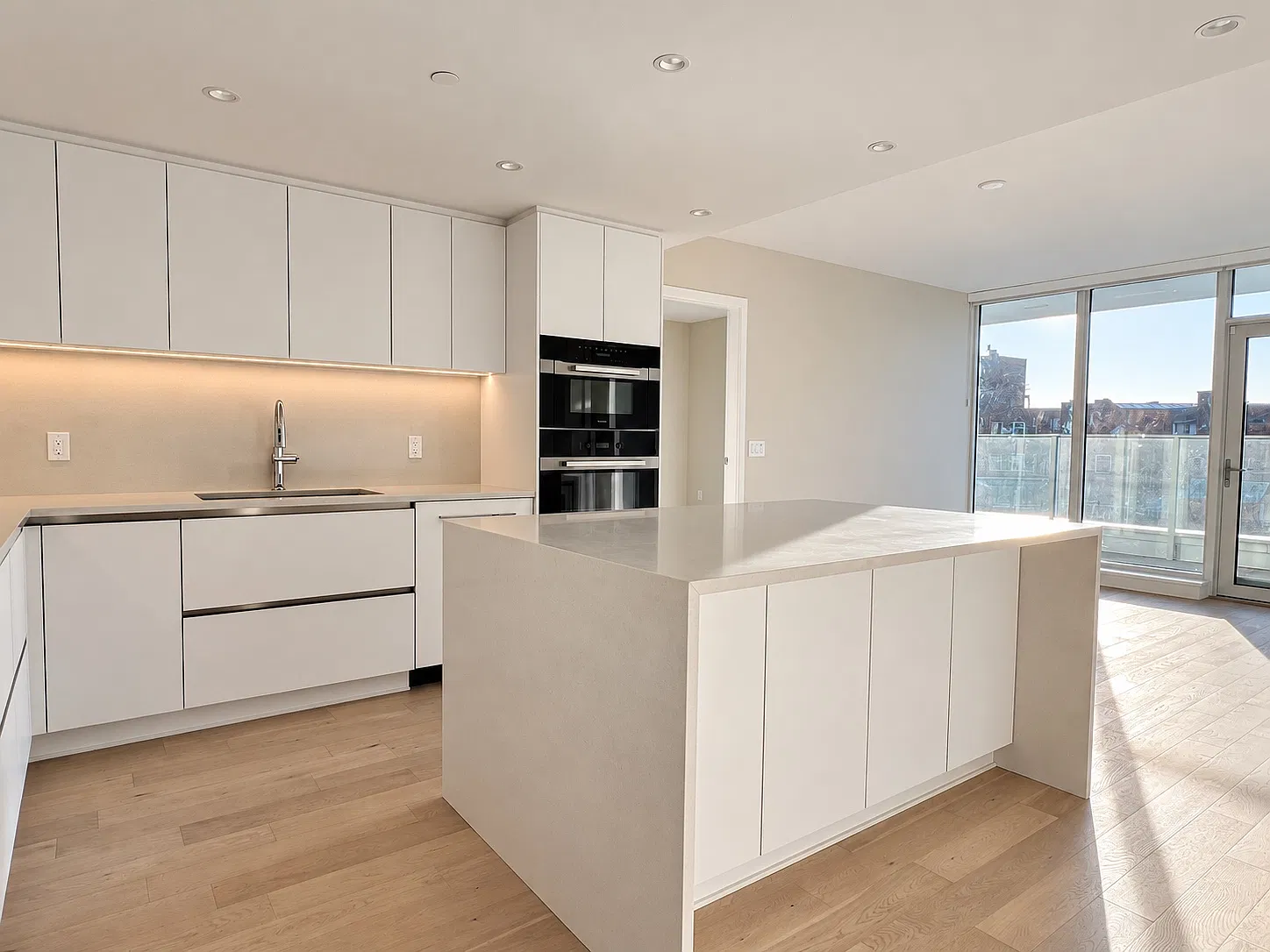 2 bed, 837 sqft, $3,800 — Photo 1