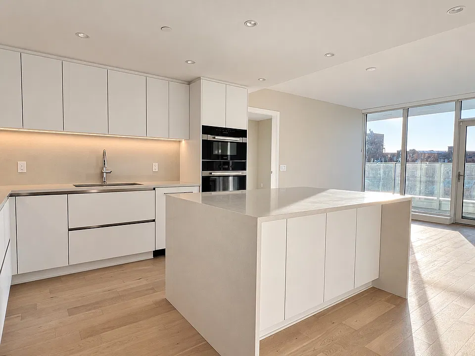 485 W 42nd Ave #501