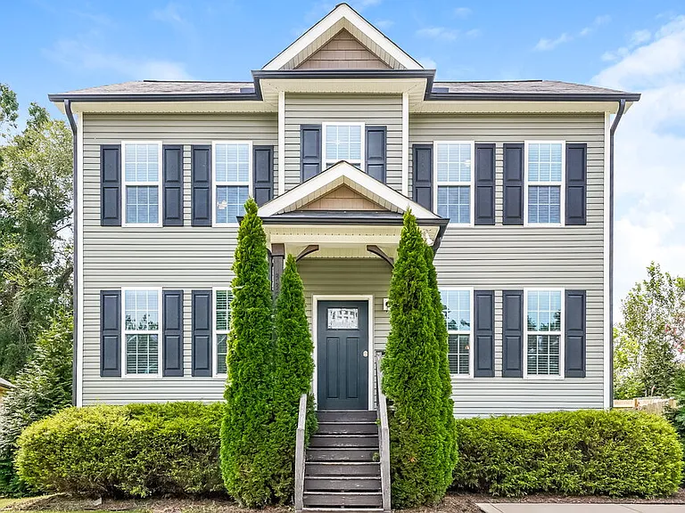 332 Chamberlain Dr — Photo 1