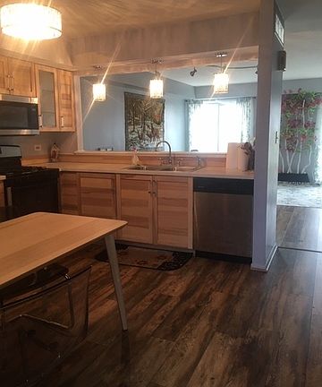 2nd image of 380 Grissom Ct Unit 380