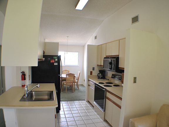 5th image of 710 Beach Park Ln