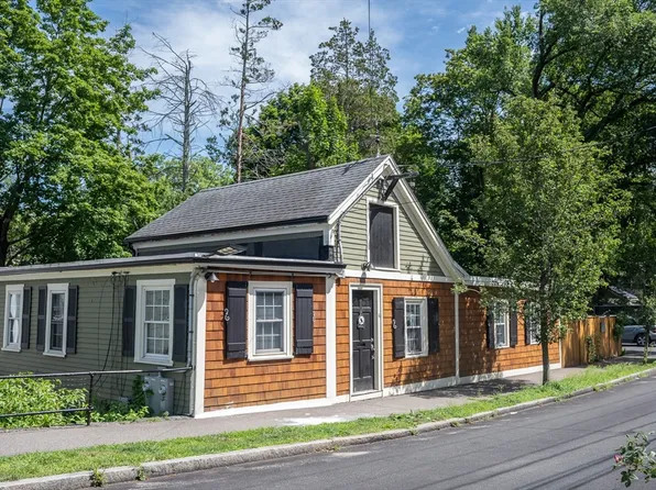 4 School St, Milton, MA 02186