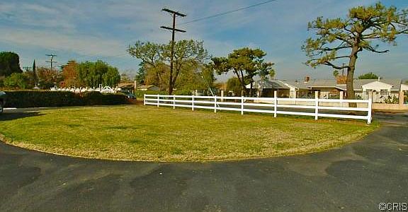 3rd image of 13300 Arminta St
