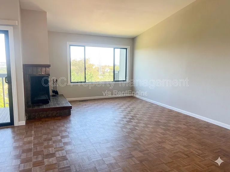 1538 Ashwood Dr — Photo 6