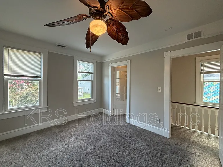 1110 Park Ave — Photo 10