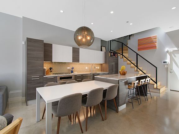 5th image of 4832 N Clark Ave #102