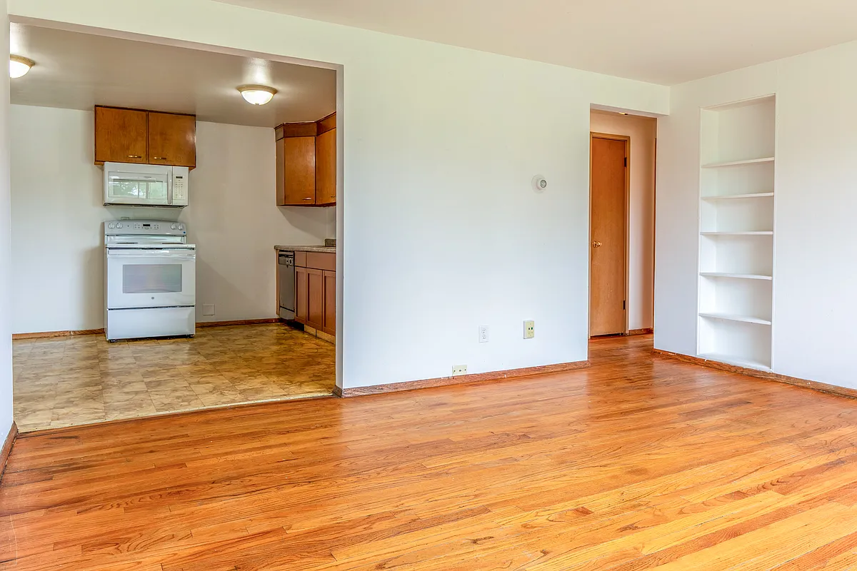 Building Photo - 1505 Trailsway #7